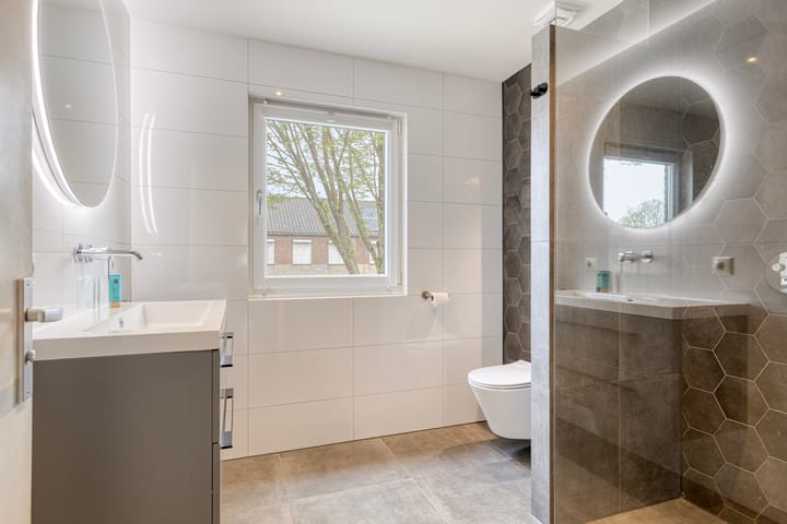 Photo 3 of Kerstroosstraat 17