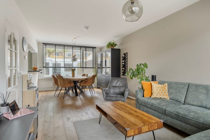 Photo 2 of Kerstroosstraat 17