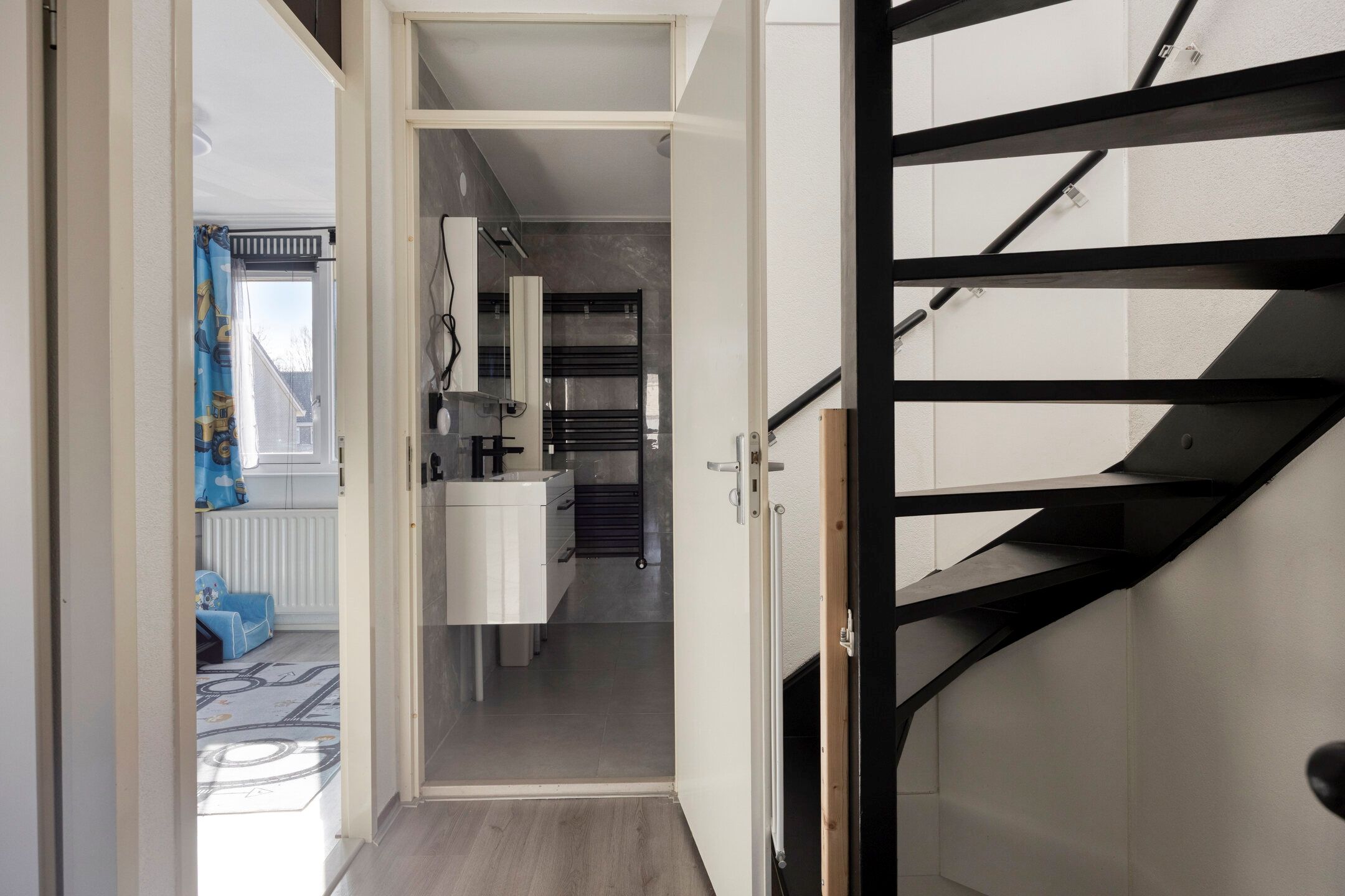 Modern Corner Home with Four Bedrooms in Family-Friendly Filmwijk — 12