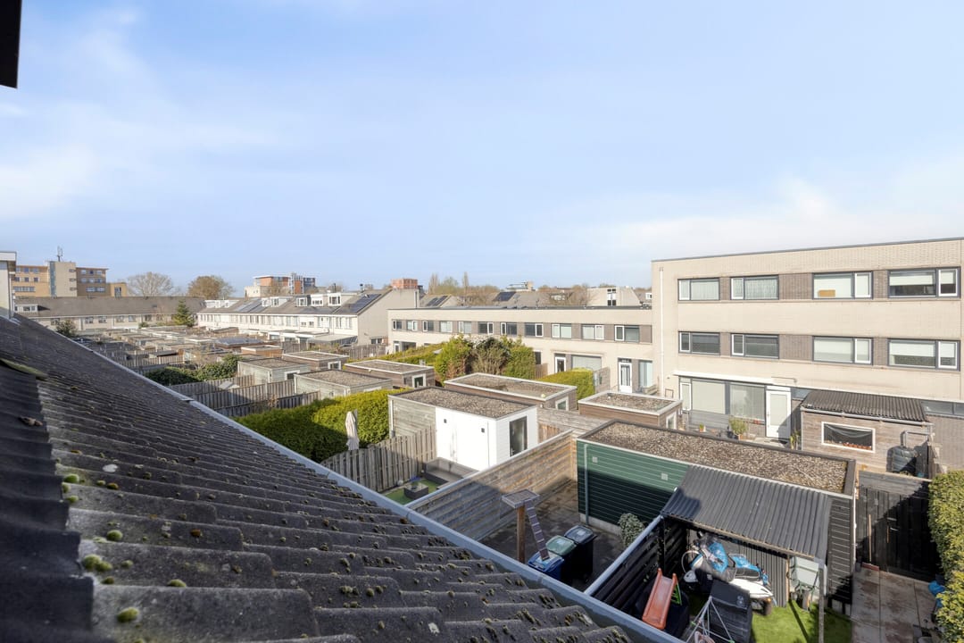 Modern Corner Home with Four Bedrooms in Family-Friendly Filmwijk — 32