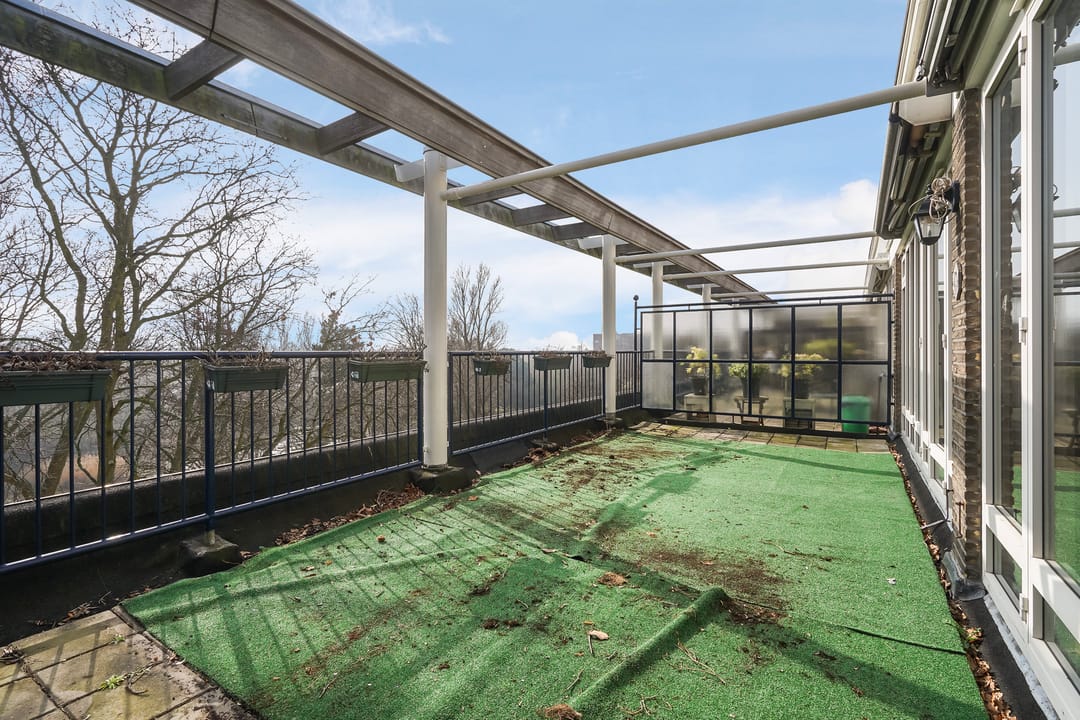Sunny five-room maisonette with roof terrace in Vogelwijk, The Hague — 28