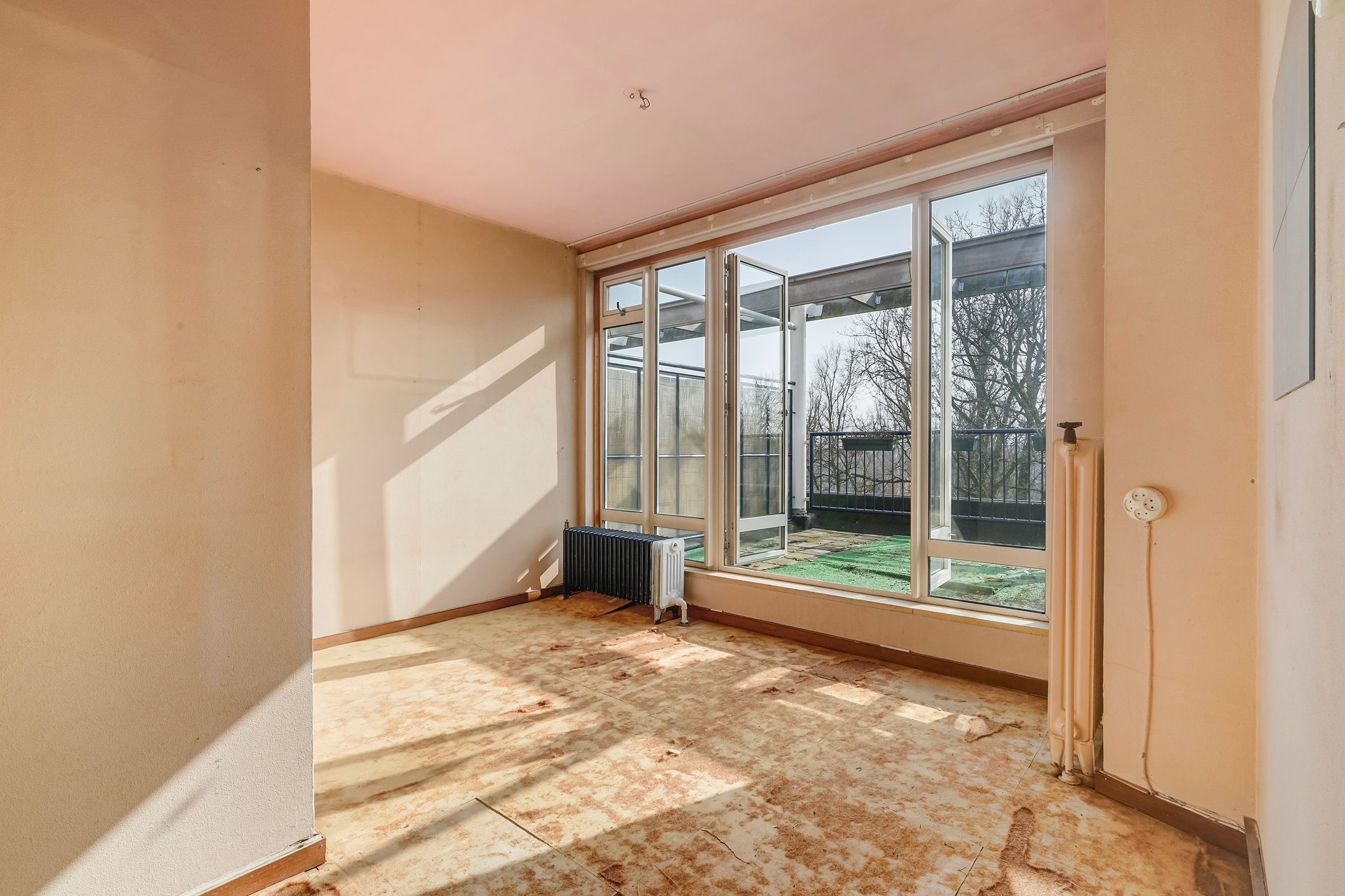Sunny five-room maisonette with roof terrace in Vogelwijk, The Hague — 30