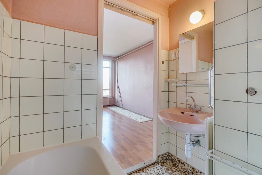 Sunny five-room maisonette with roof terrace in Vogelwijk, The Hague — 23