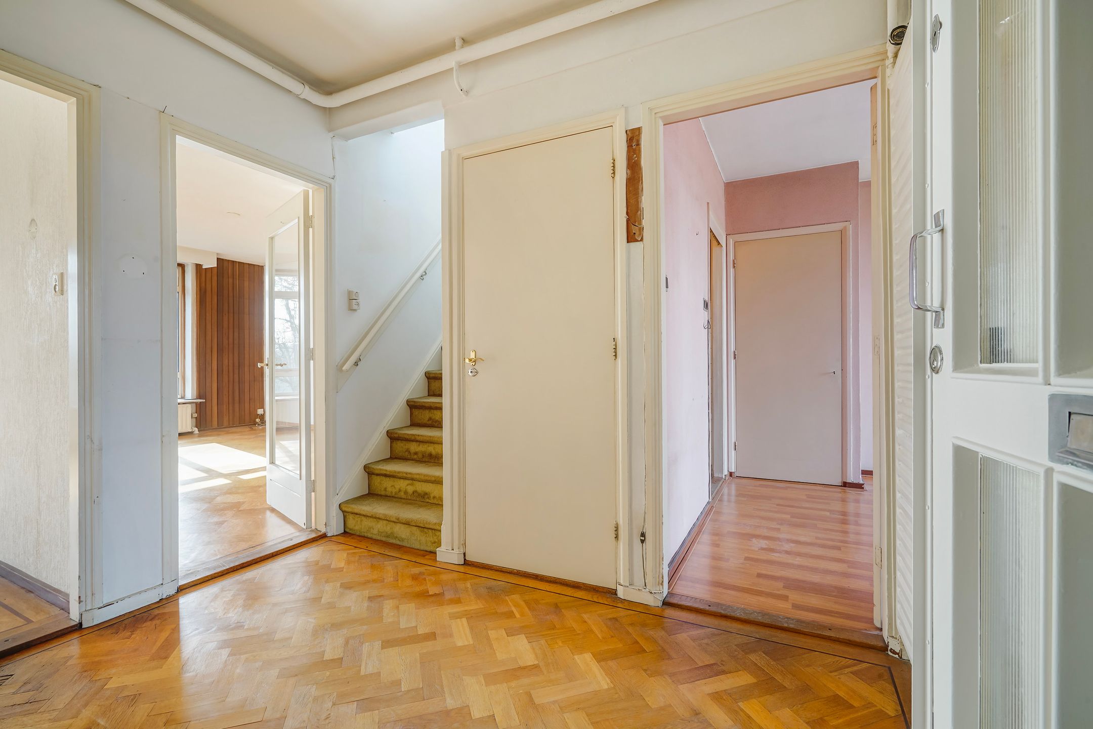 Sunny five-room maisonette with roof terrace in Vogelwijk, The Hague — 18