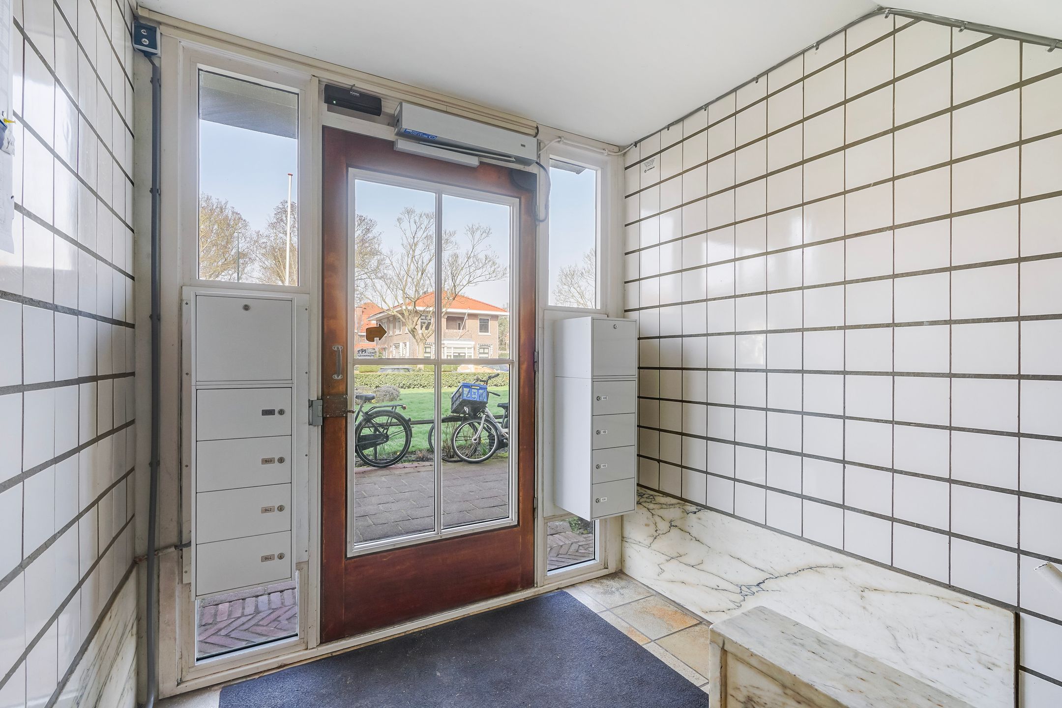 Sunny five-room maisonette with roof terrace in Vogelwijk, The Hague — 39