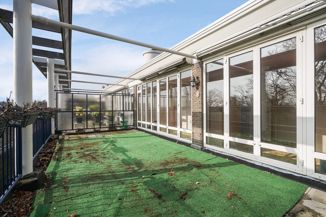 Sunny five-room maisonette with roof terrace in Vogelwijk, The Hague — 32