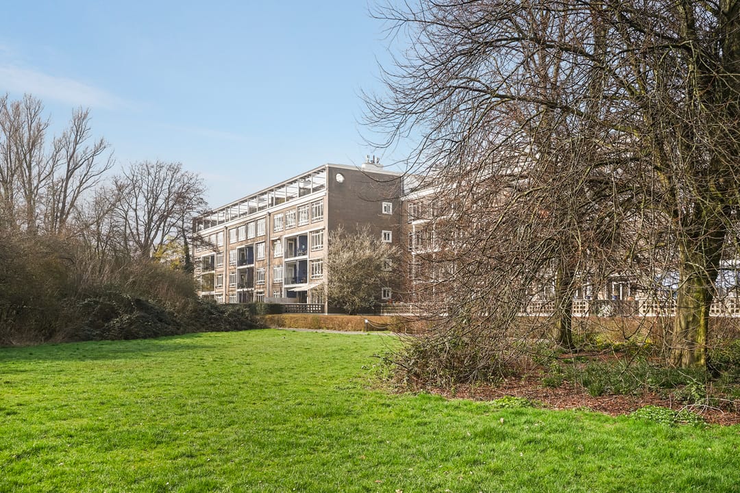 Sunny five-room maisonette with roof terrace in Vogelwijk, The Hague — 43