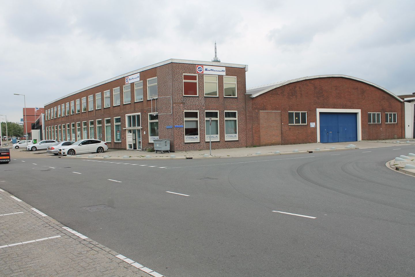 Bekijk foto 1 van Waalhaven Z.z. 48