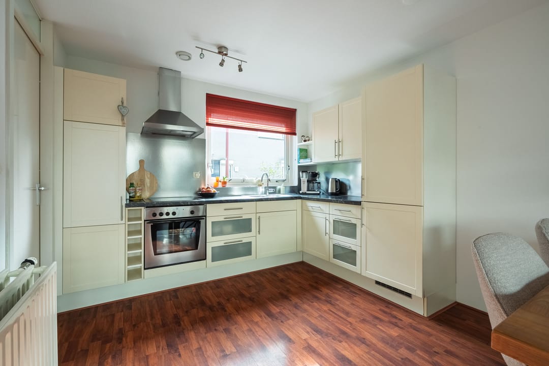 Well-maintained terraced house in child-friendly Galecop neighborhood — 11