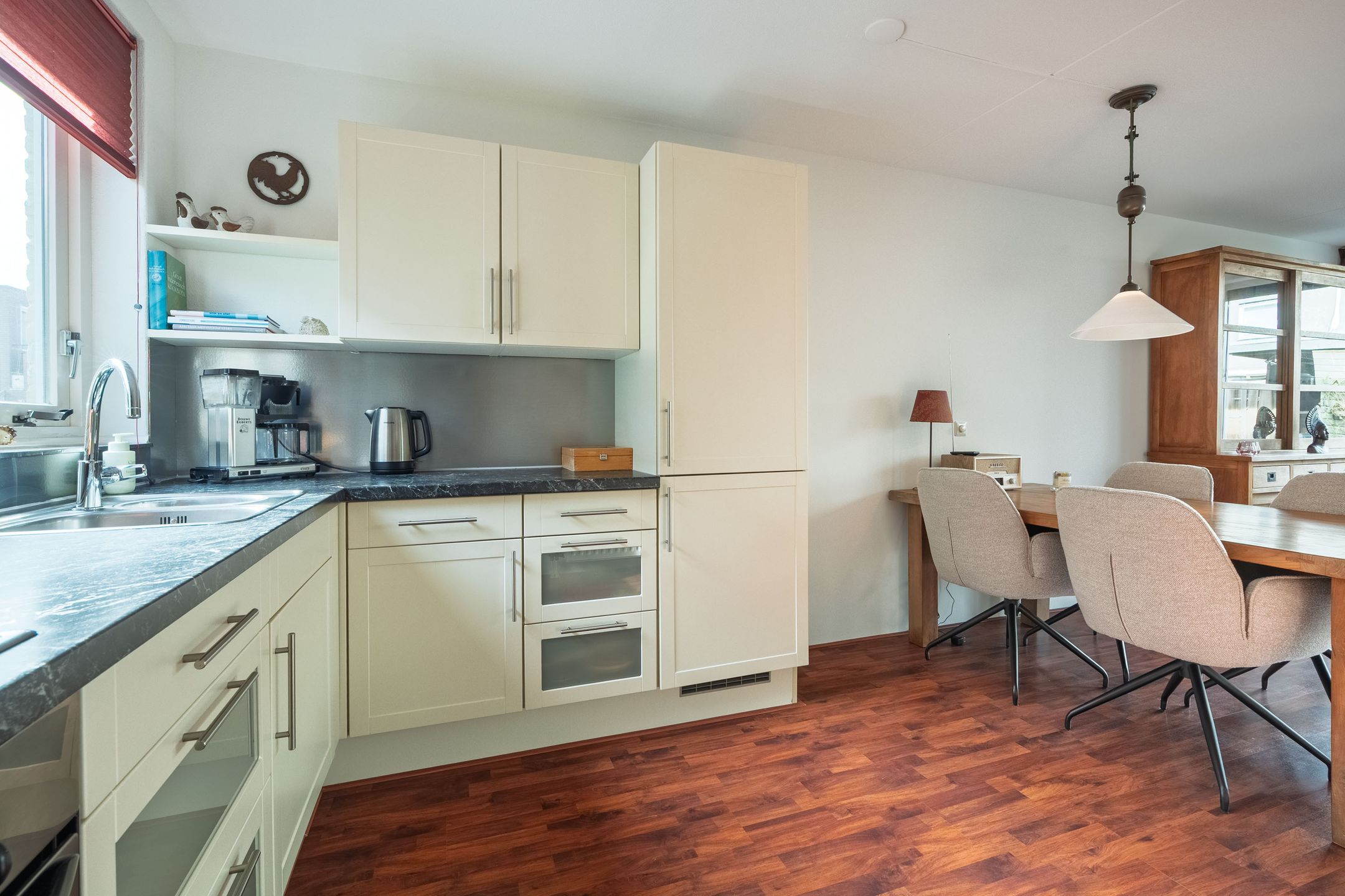 Well-maintained terraced house in child-friendly Galecop neighborhood — 12