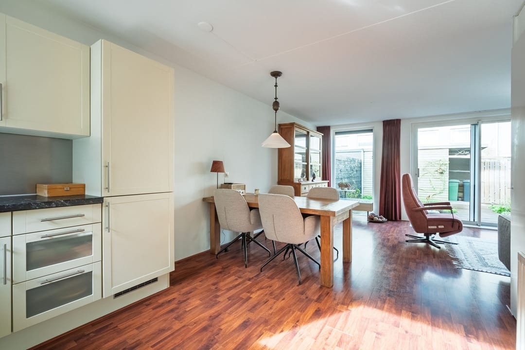 Well-maintained terraced house in child-friendly Galecop neighborhood — 13