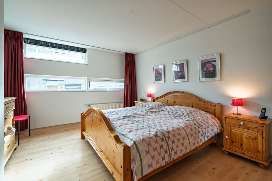 Well-maintained terraced house in child-friendly Galecop neighborhood — 17