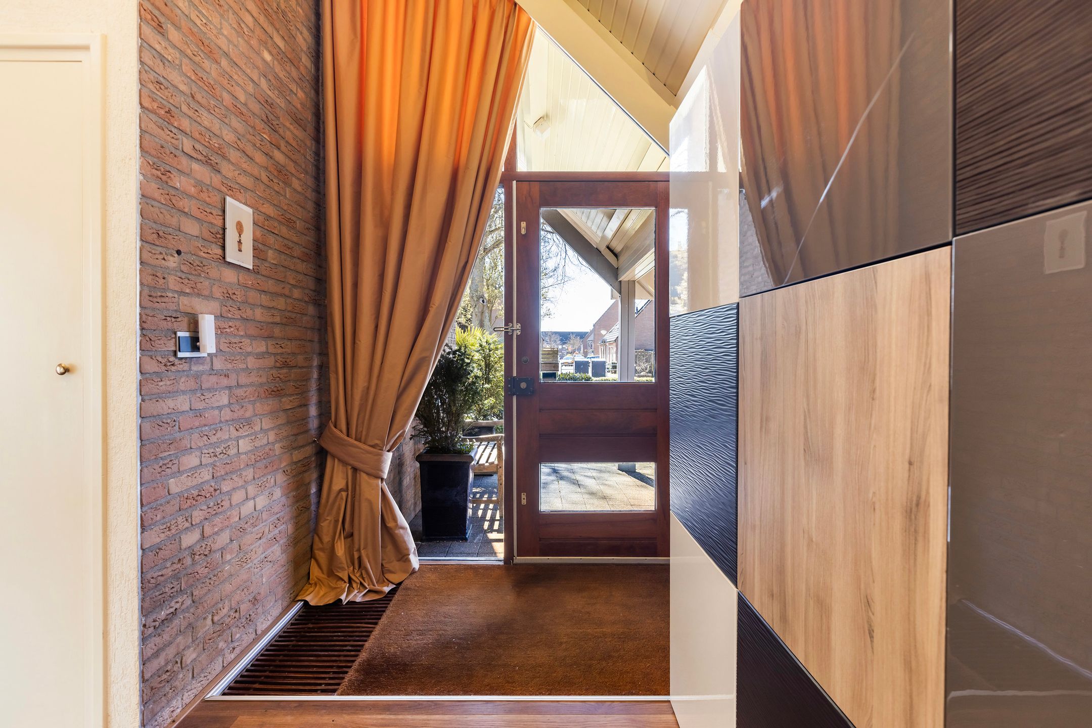 Photo 9 of Weth. Van der Veldenweg 7