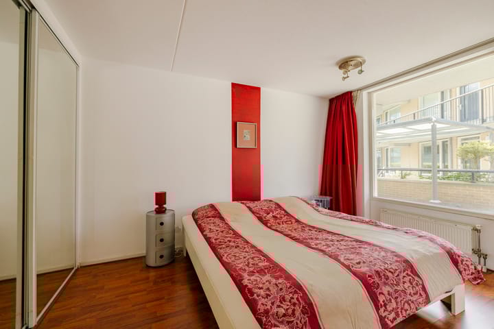 Photo 4 of Dokter De Liefdestraat 21