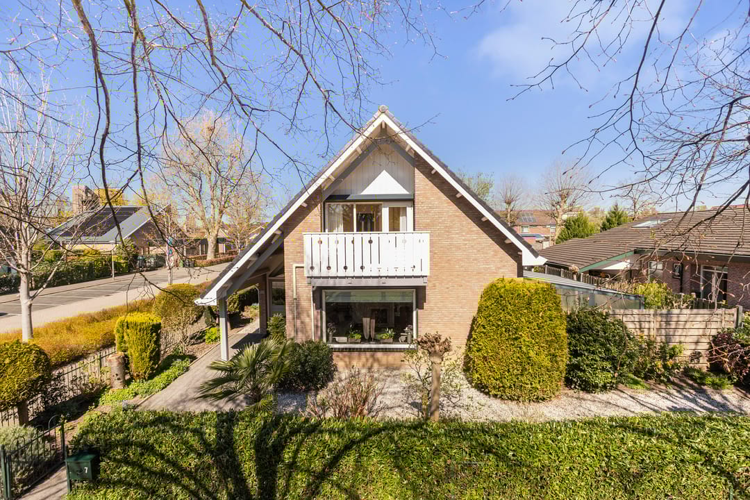 Photo 1 of Weth. Van der Veldenweg 7