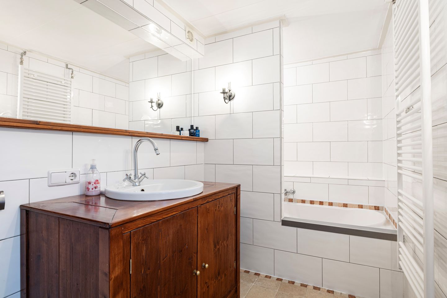 Photo 29 of De Finne 12