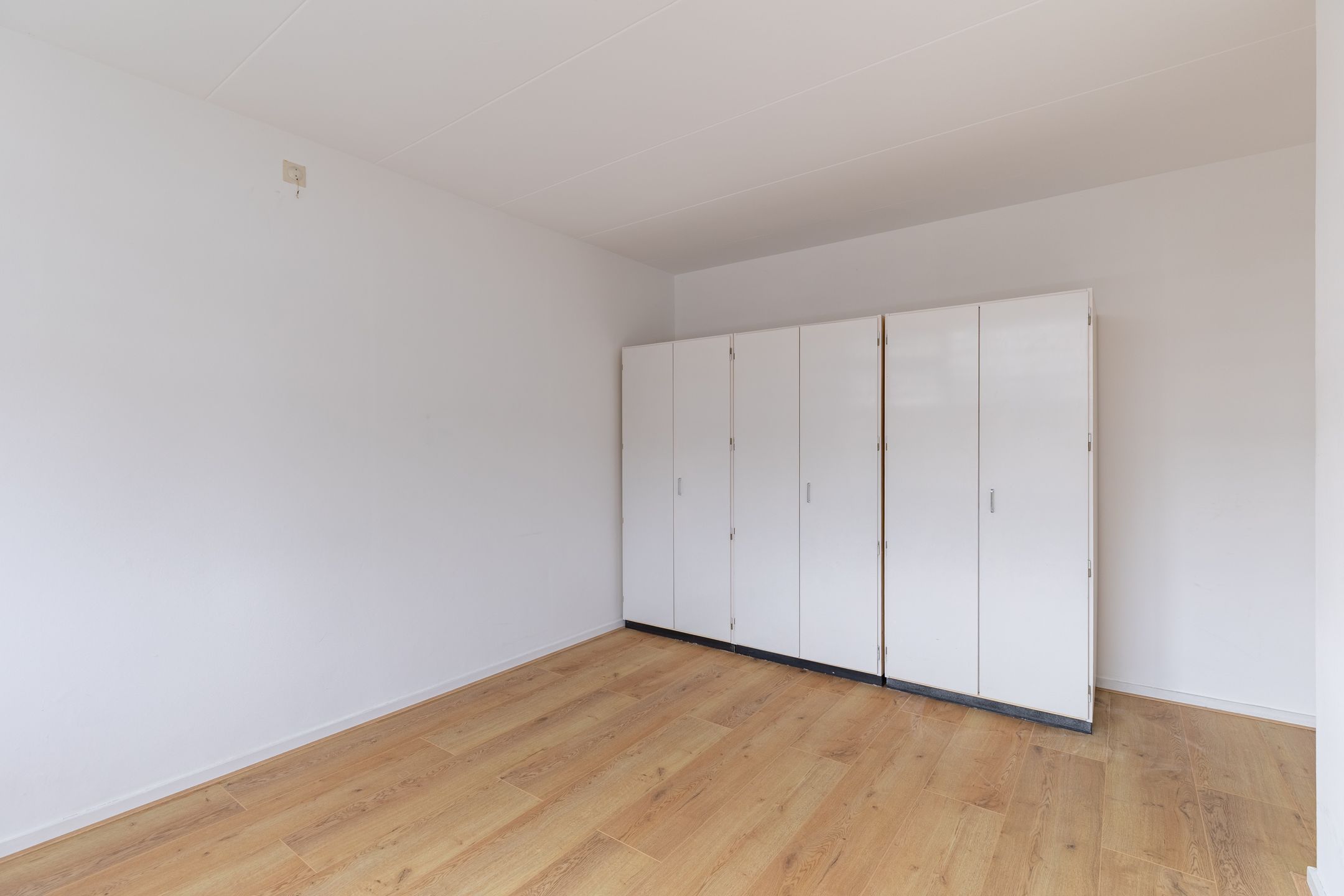Renovated 5-Room Terraced House with 124 m² Living Space — 18
