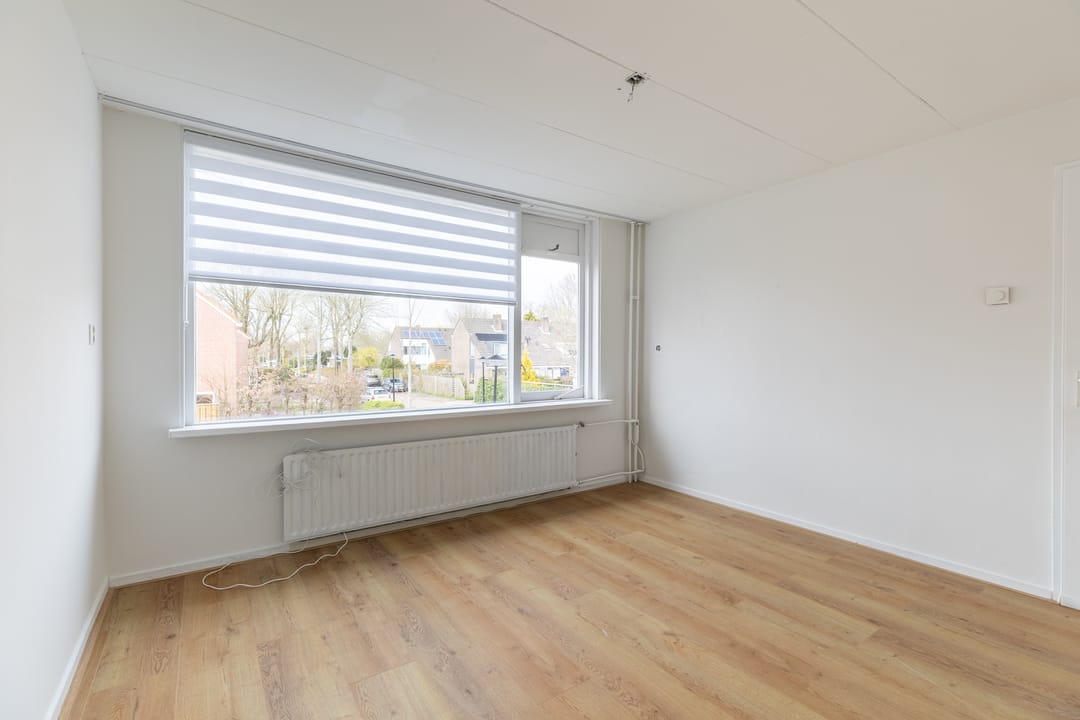 Renovated 5-Room Terraced House with 124 m² Living Space — 22