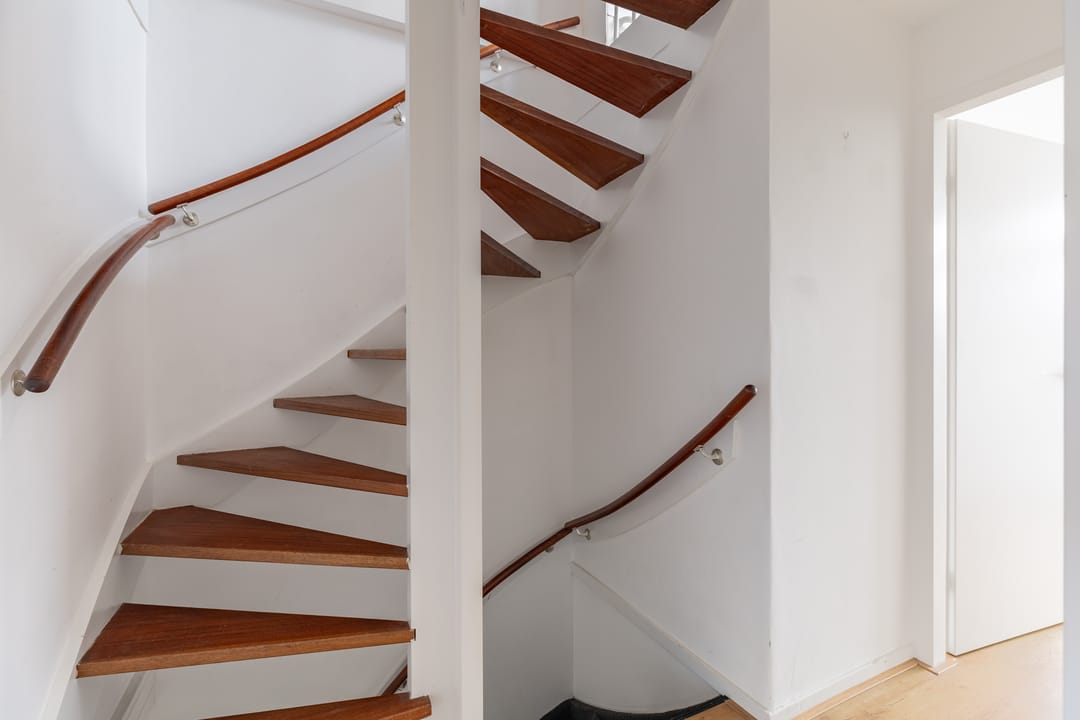 Renovated 5-Room Terraced House with 124 m² Living Space — 26