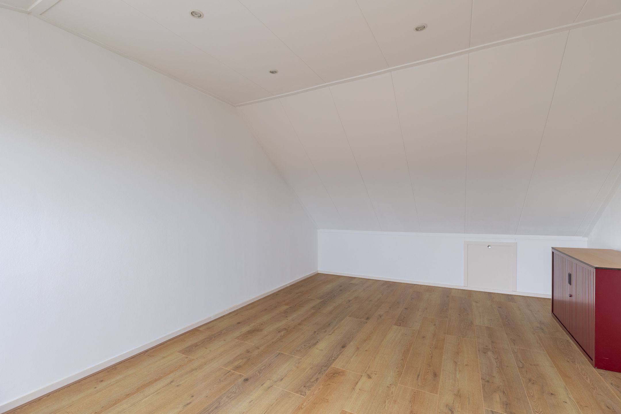 Renovated 5-Room Terraced House with 124 m² Living Space — 30