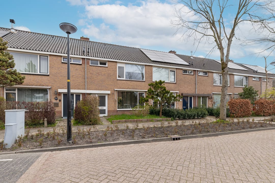Renovated 5-Room Terraced House with 124 m² Living Space — 41