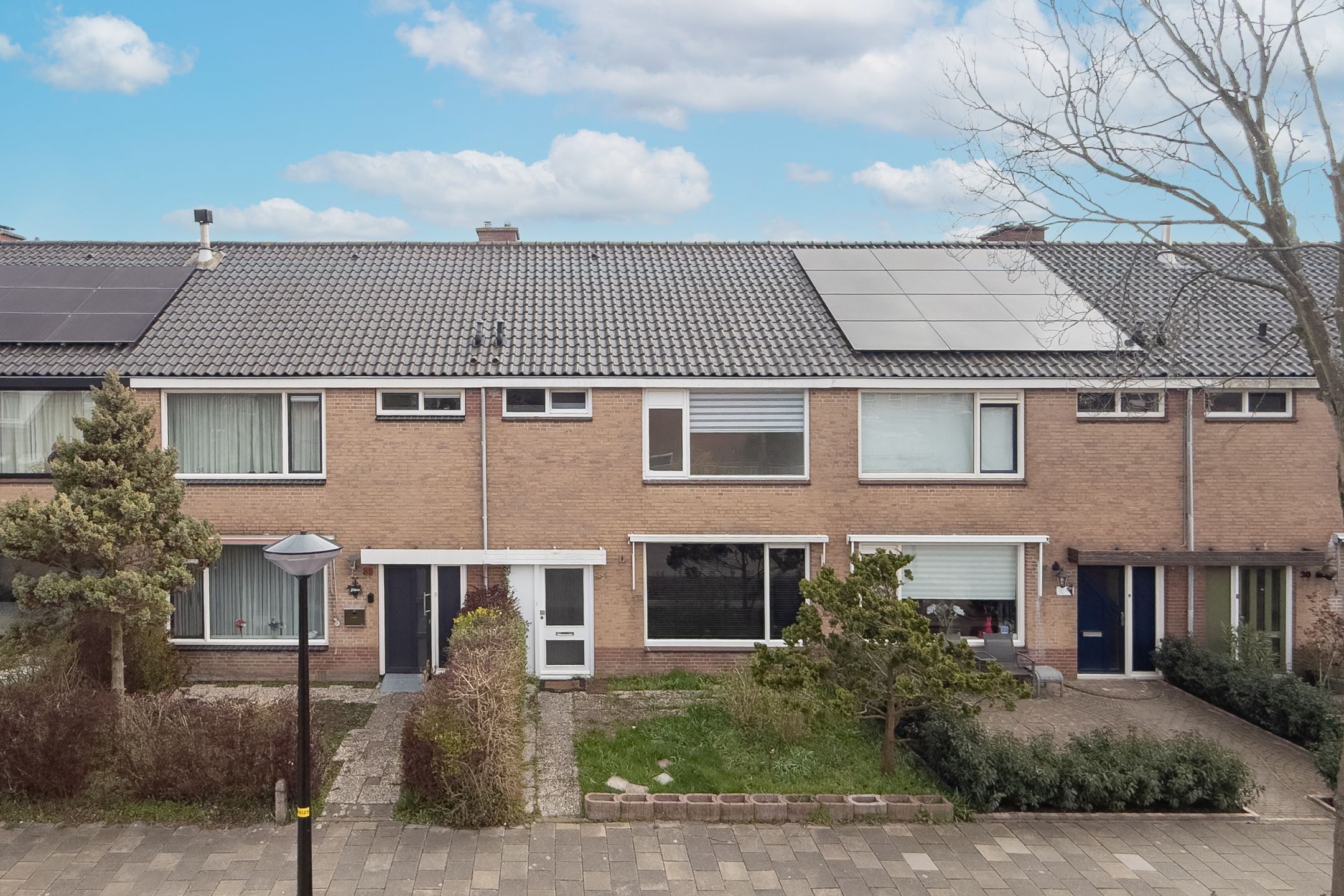 Renovated 5-Room Terraced House with 124 m² Living Space — 42