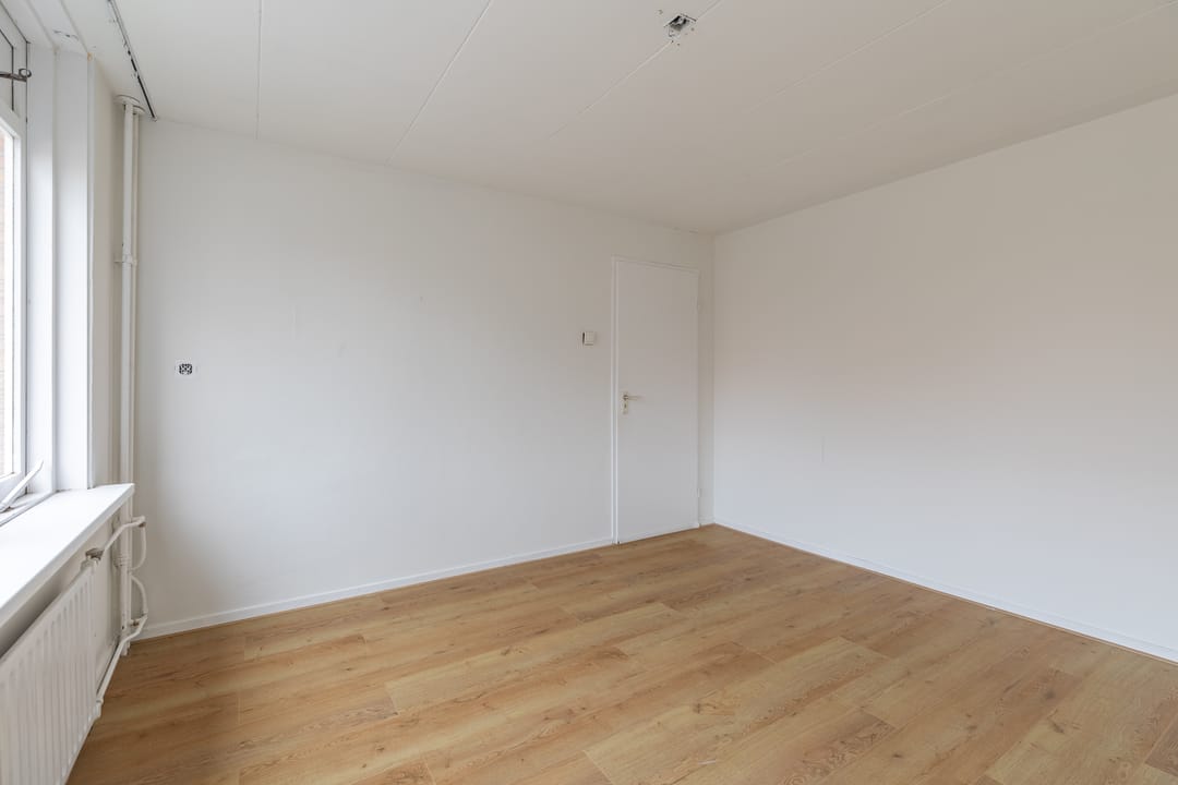 Renovated 5-Room Terraced House with 124 m² Living Space — 23