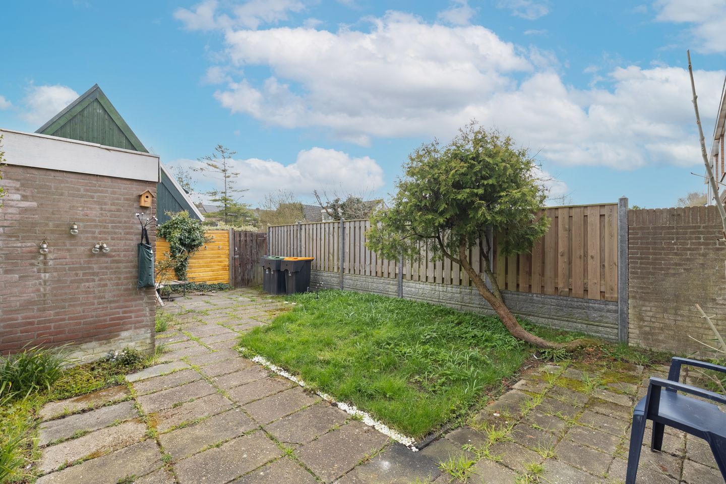 Renovated 5-Room Terraced House with 124 m² Living Space — 34