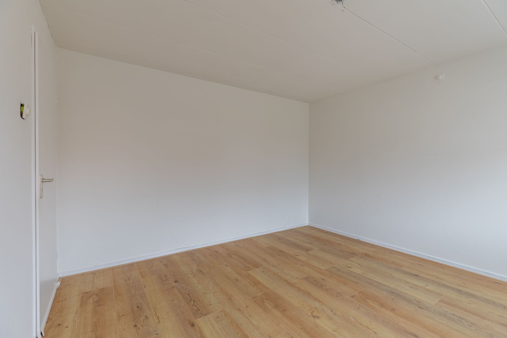 Renovated 5-Room Terraced House with 124 m² Living Space — 24