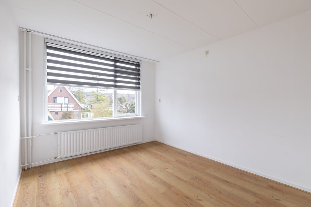 Renovated 5-Room Terraced House with 124 m² Living Space — 17