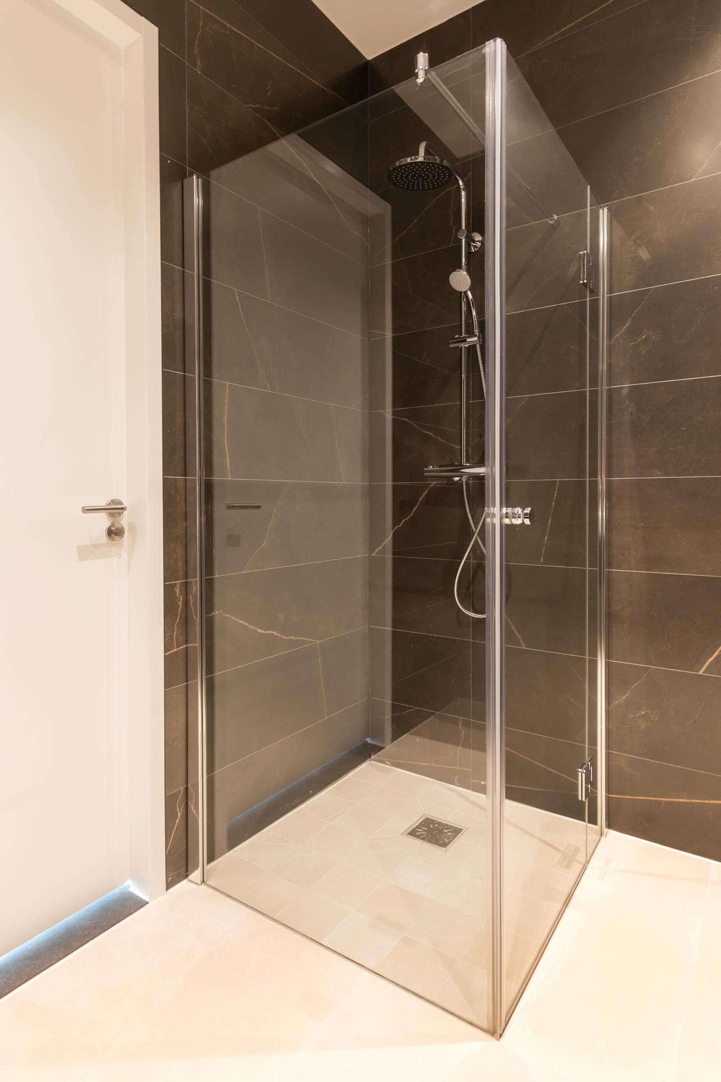 Foto 15 van Frederik van Eedenplein 32