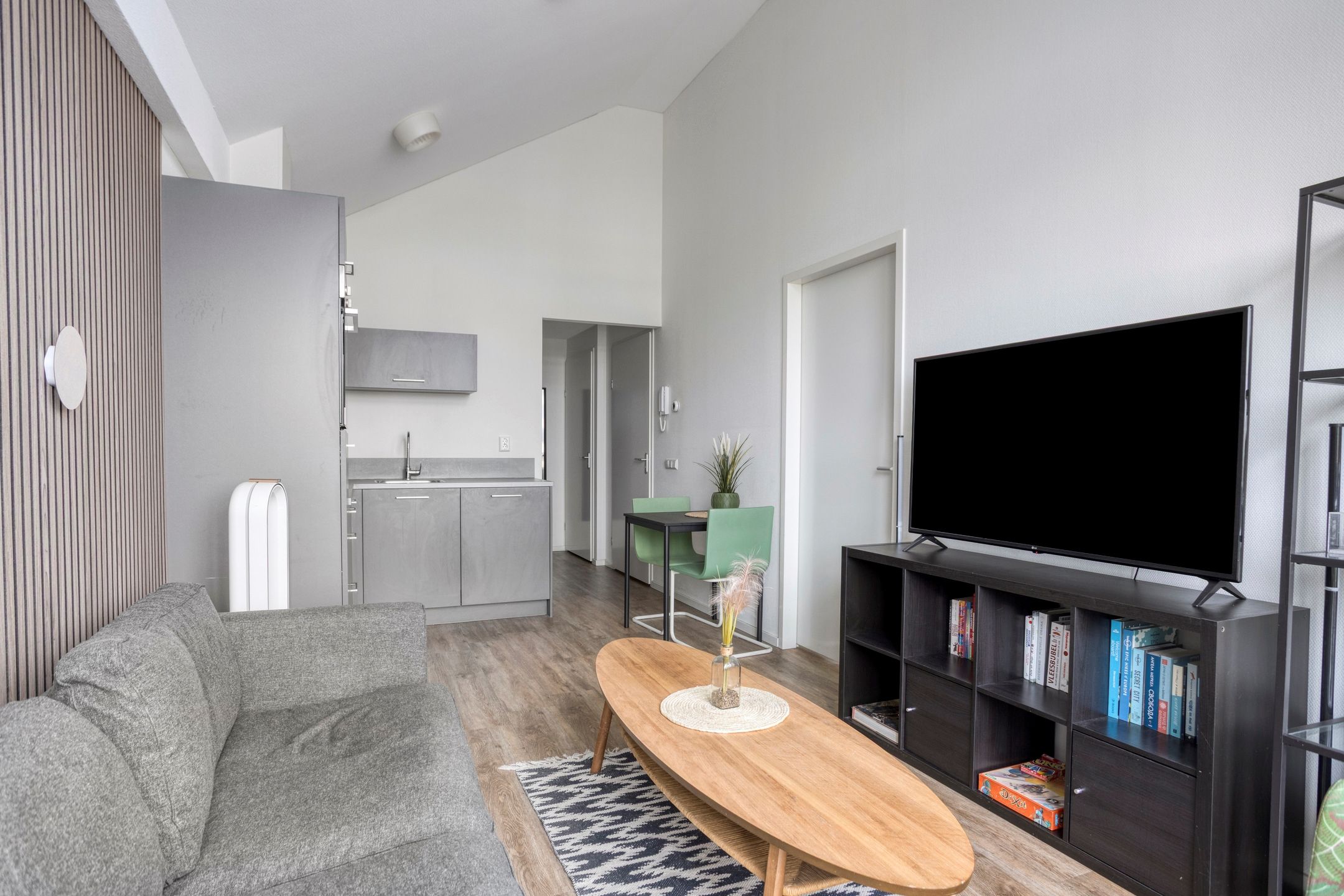 Photo 15 of Nico Andriessenstraat 43-A33