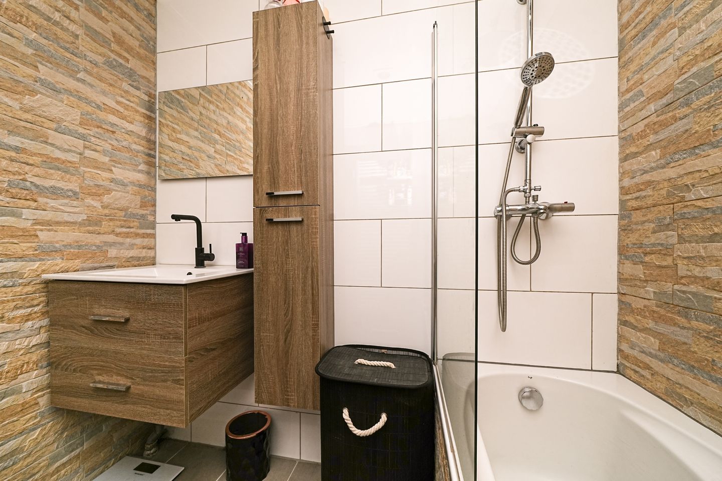 Photo 19 of Meent 24