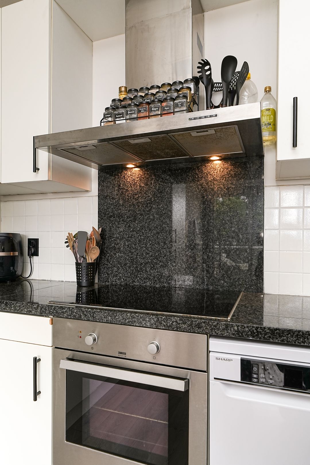 Photo 11 of Meent 24