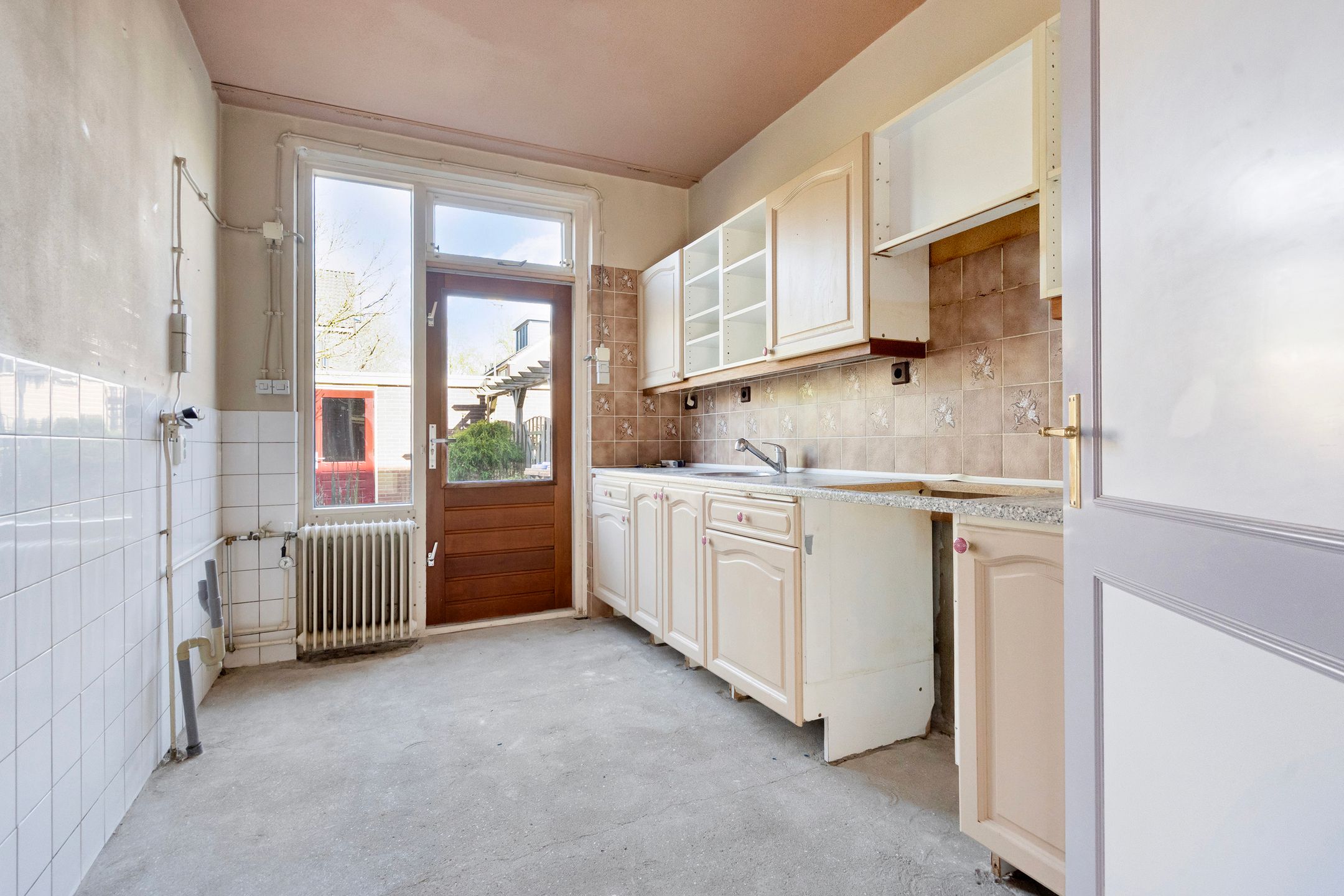 Photo 3 of Weerestein 8