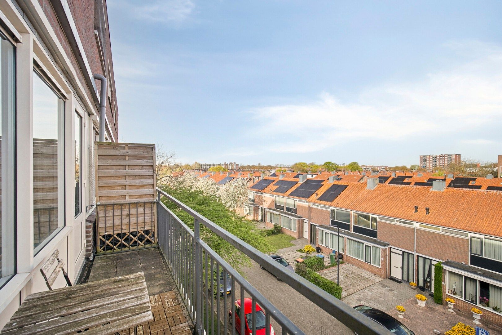 Spacious Maisonnette with Four Bedrooms and Free View in De Schutskamp — 12