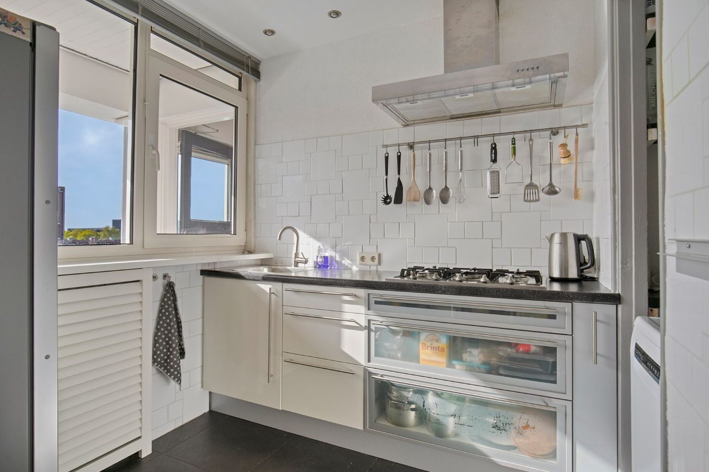 Spacious Maisonnette with Four Bedrooms and Free View in De Schutskamp — 14