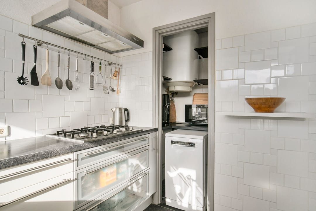 Spacious Maisonnette with Four Bedrooms and Free View in De Schutskamp — 16