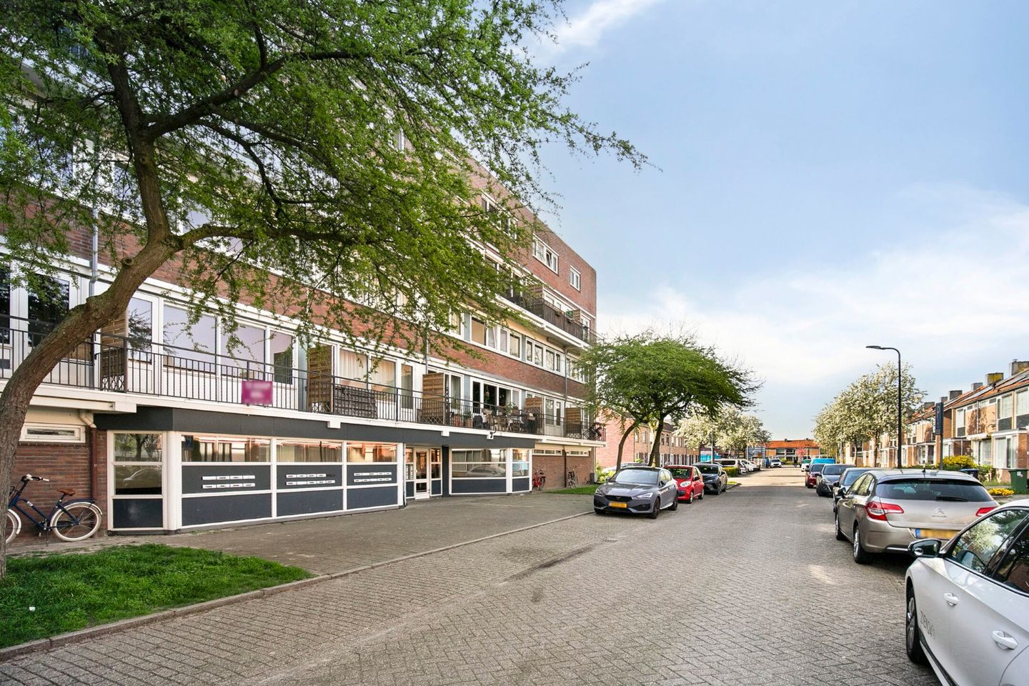 Spacious Maisonnette with Four Bedrooms and Free View in De Schutskamp — 29