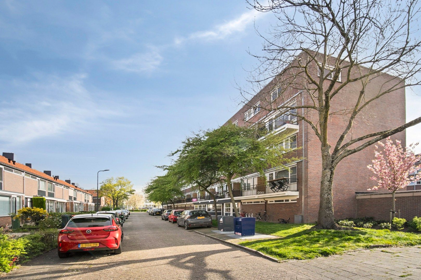 Spacious Maisonnette with Four Bedrooms and Free View in De Schutskamp — 30