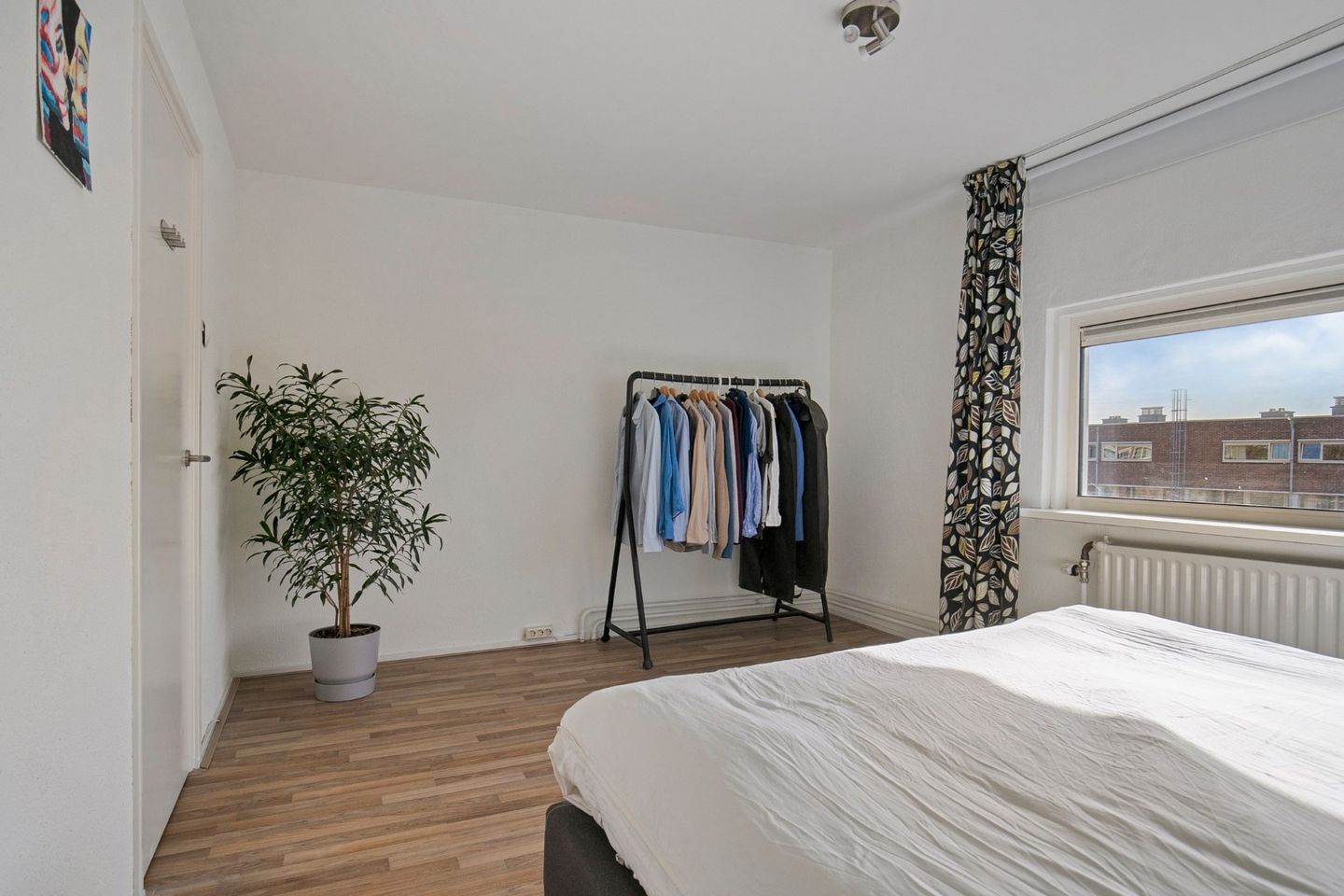 Spacious Maisonnette with Four Bedrooms and Free View in De Schutskamp — 20