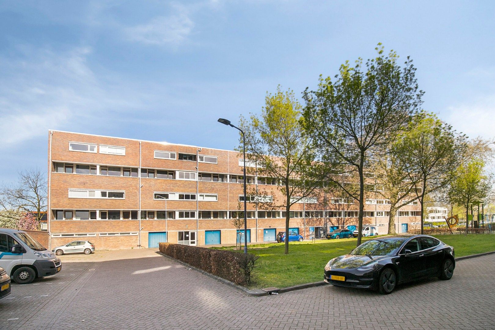 Spacious Maisonnette with Four Bedrooms and Free View in De Schutskamp — 33