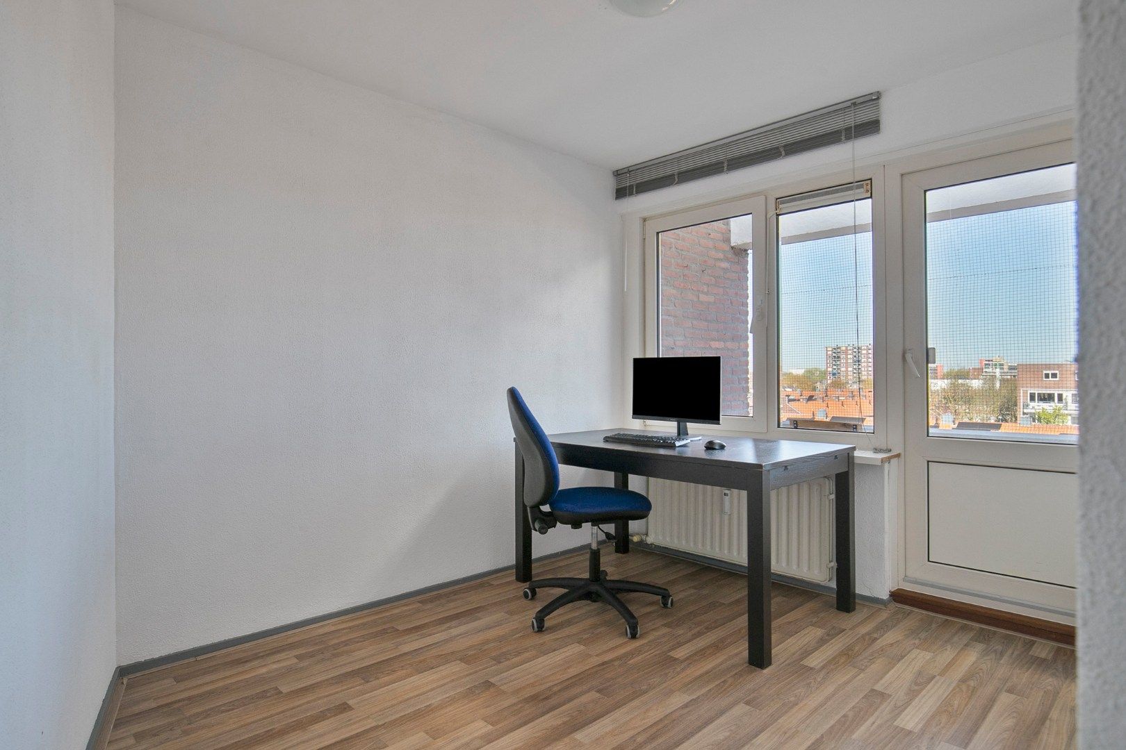 Spacious Maisonnette with Four Bedrooms and Free View in De Schutskamp — 24