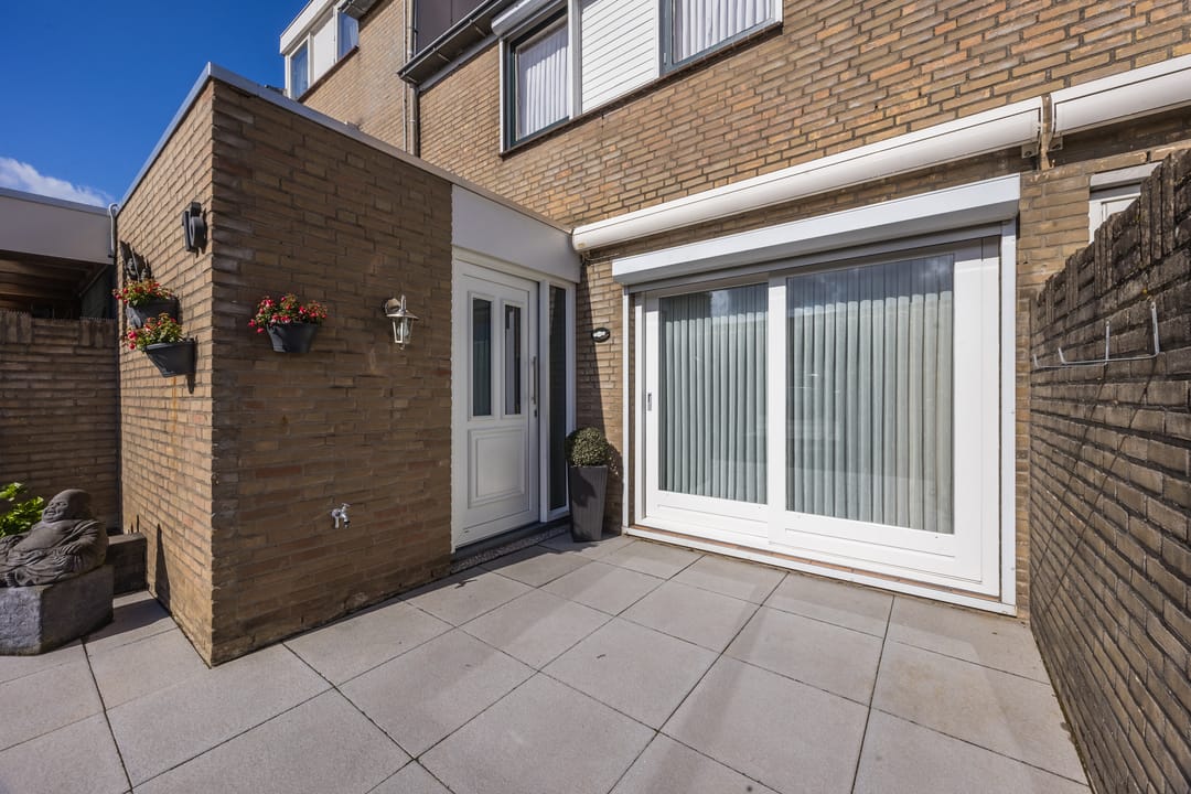 Well-maintained terraced house with two gardens and carport in Donkenbuurt — 38