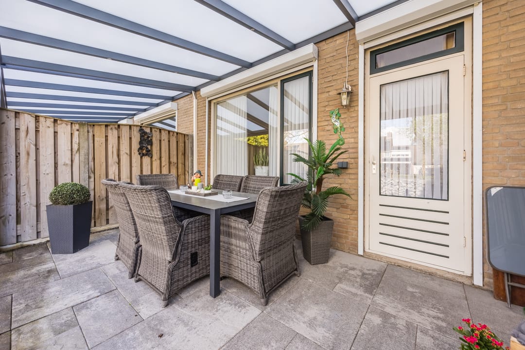 Well-maintained terraced house with two gardens and carport in Donkenbuurt — 31