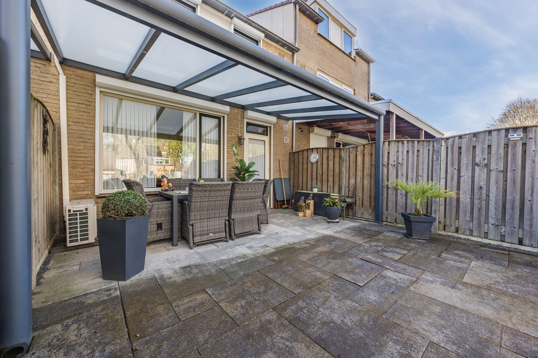 Well-maintained terraced house with two gardens and carport in Donkenbuurt — 33