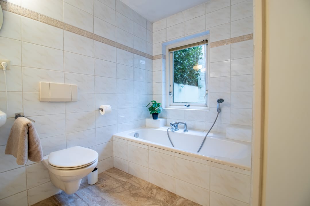 Charming and Bright Bungalow in a Peaceful Green Location Near Zeist — 16