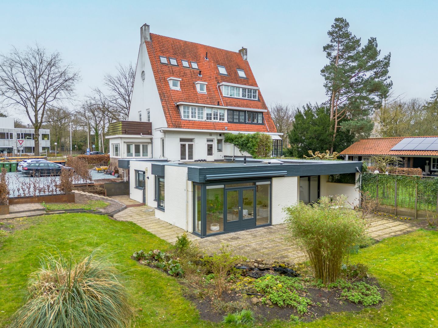 Charming and Bright Bungalow in a Peaceful Green Location Near Zeist — 25