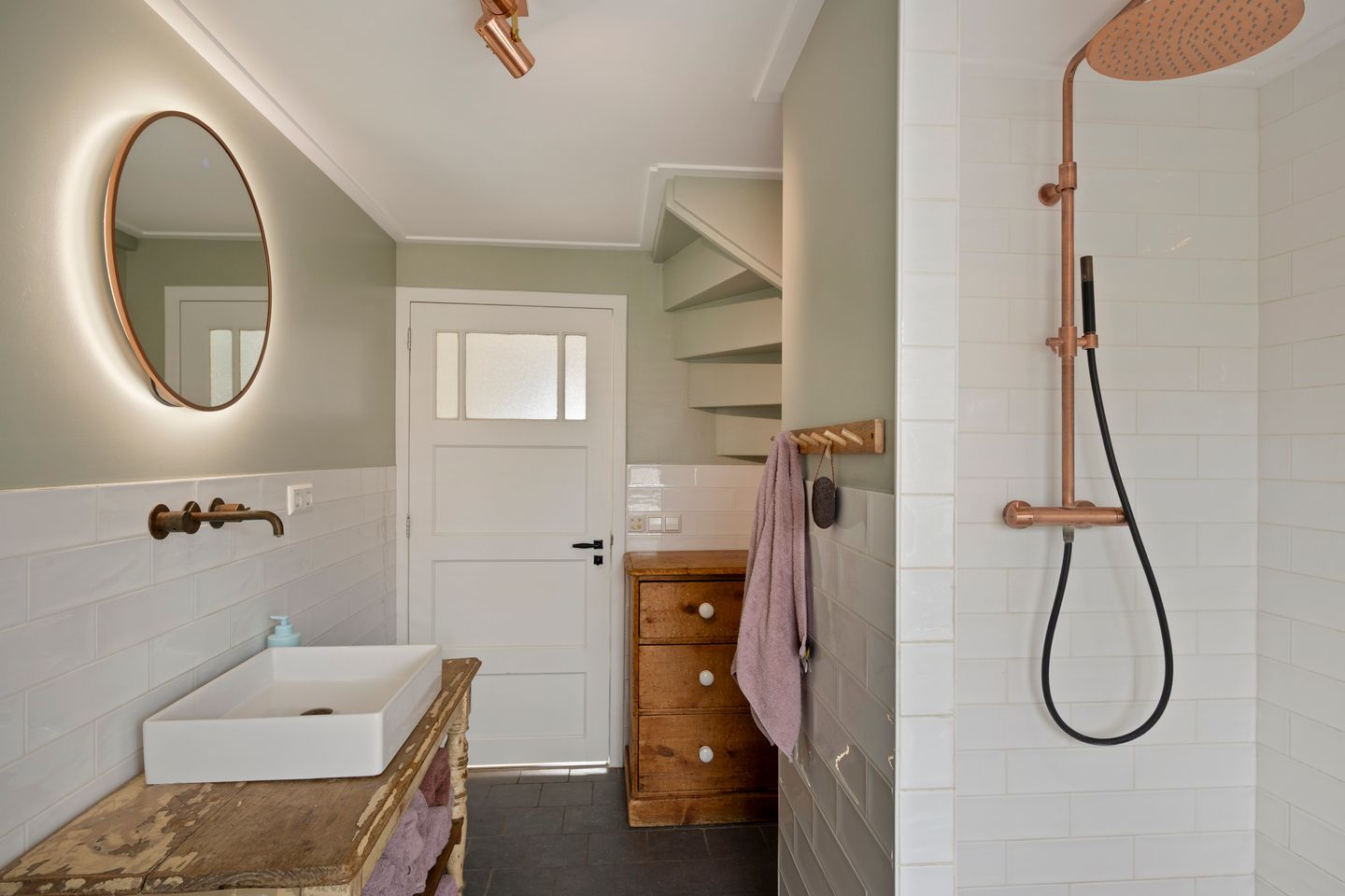 Foto 19 van Burgemeester Galleestr 52