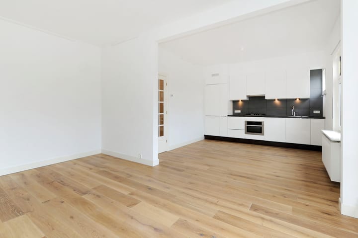 Photo 4 of Van Lansbergestraat 10